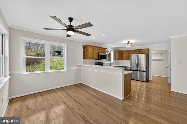 584 S POES RD, Amissville, VA 20106