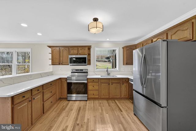 584 S POES RD, Amissville, VA 20106