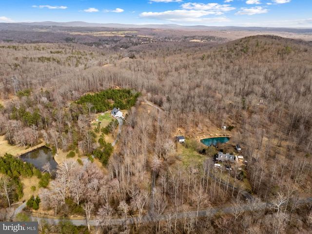 584 S POES RD, Amissville, VA 20106