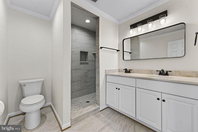 584 S POES RD, Amissville, VA 20106