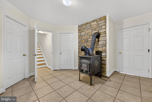 584 S POES RD, Amissville, VA 20106