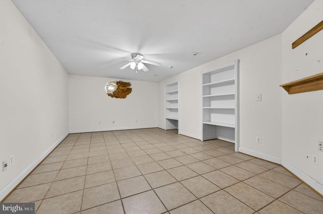 584 S POES RD, Amissville, VA 20106