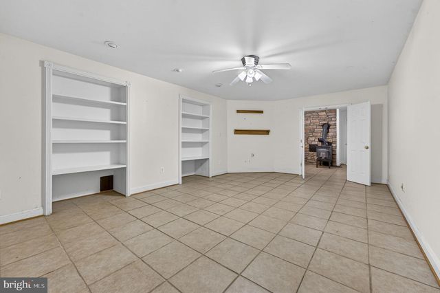 584 S POES RD, Amissville, VA 20106