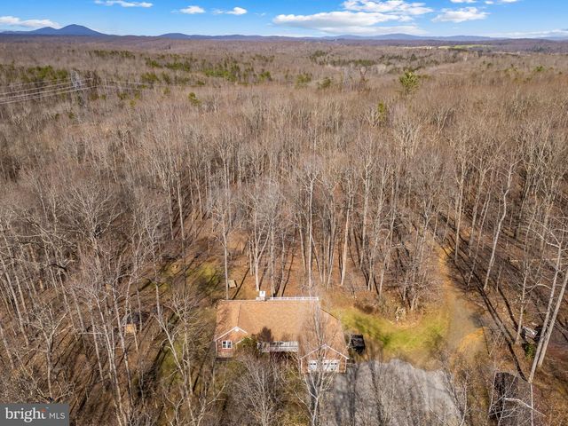 584 S POES RD, Amissville, VA 20106