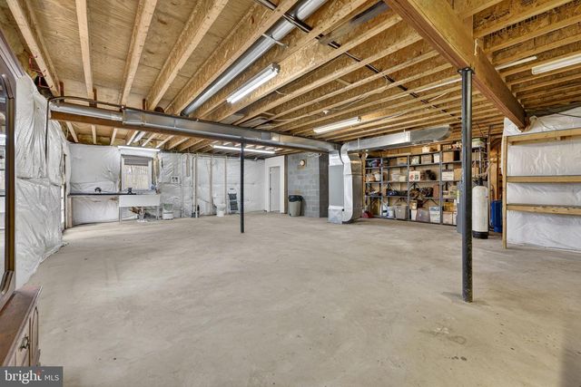 584 S POES RD, Amissville, VA 20106