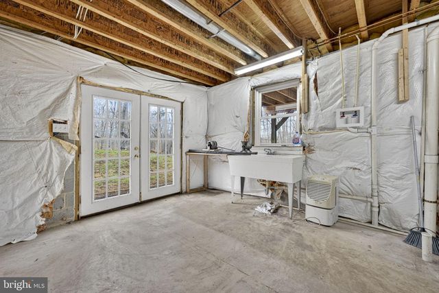 584 S POES RD, Amissville, VA 20106