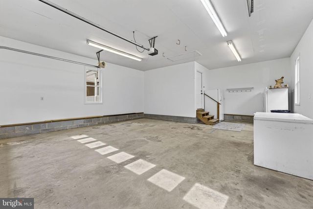 584 S POES RD, Amissville, VA 20106