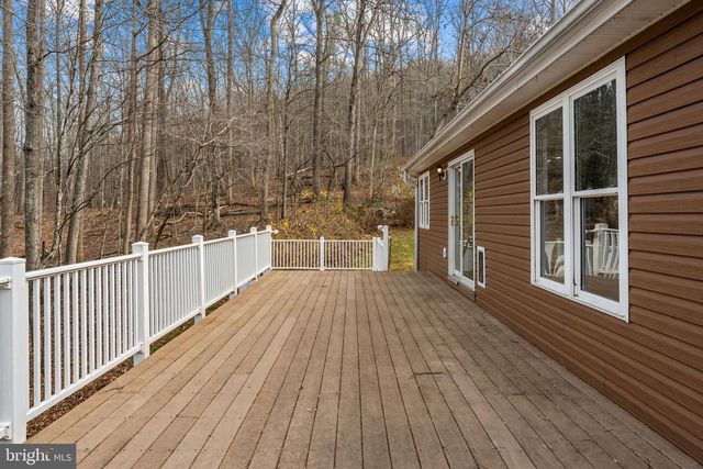 584 S POES RD, Amissville, VA 20106