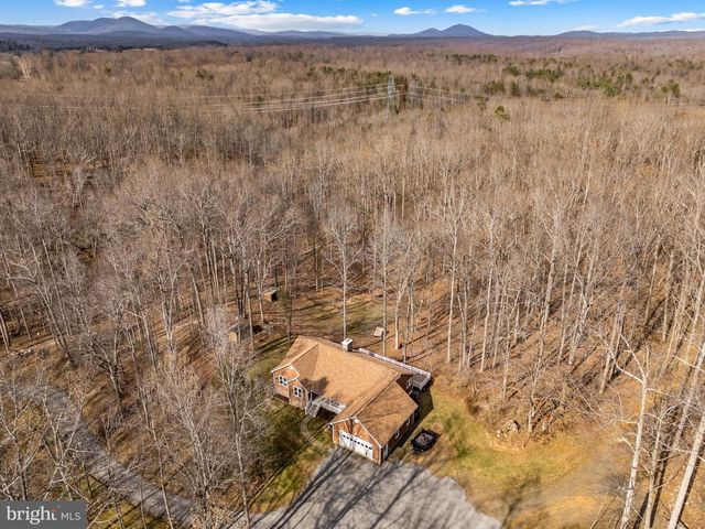 584 S POES RD, Amissville, VA 20106