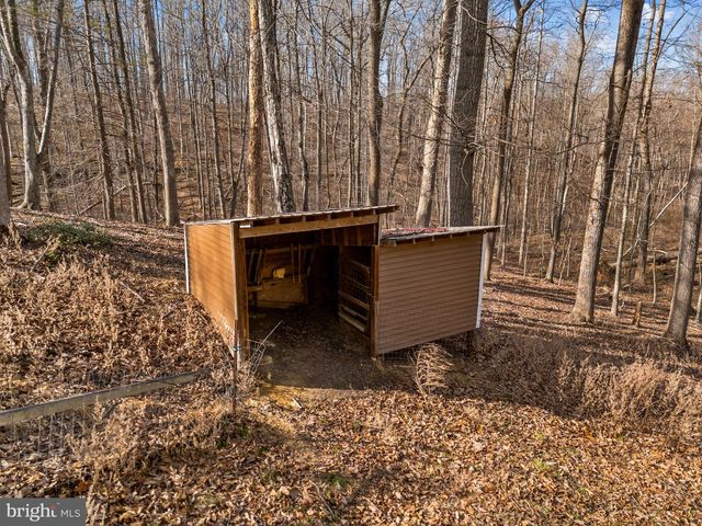 584 S POES RD, Amissville, VA 20106