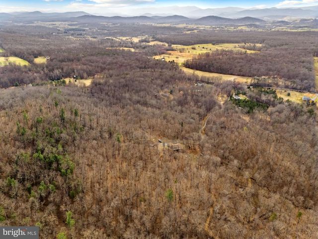 584 S POES RD, Amissville, VA 20106