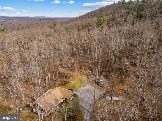 584 S POES RD, Amissville, VA 20106