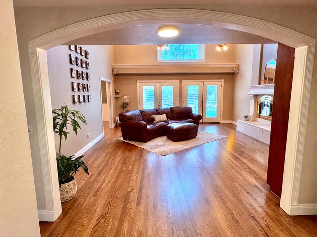 1415 St Francis Ave, Modesto, CA 95356