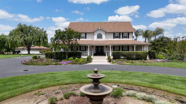 1415 St Francis Ave, Modesto, CA 95356