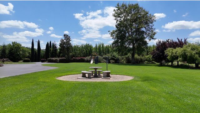 1415 St Francis Ave, Modesto, CA 95356
