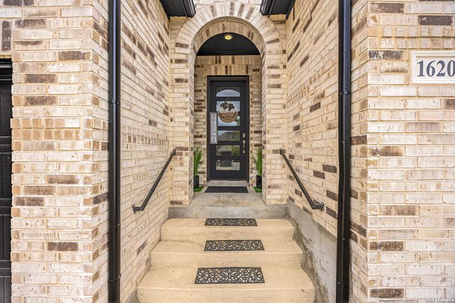 1620 Buckner, San Antonio, TX 78253