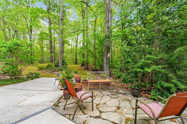 8308 Linville Oaks Drive, Oak Ridge, NC 27310