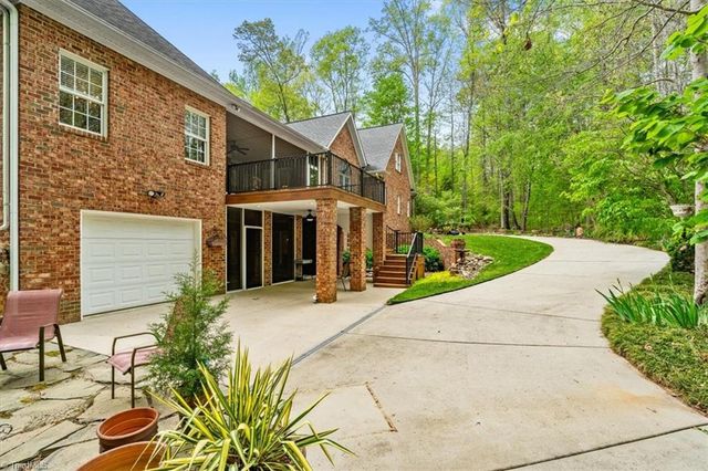 8308 Linville Oaks Drive, Oak Ridge, NC 27310