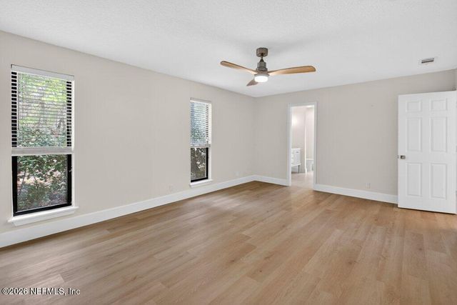 12128 HIDDEN HILLS Drive S, Jacksonville, FL 32225