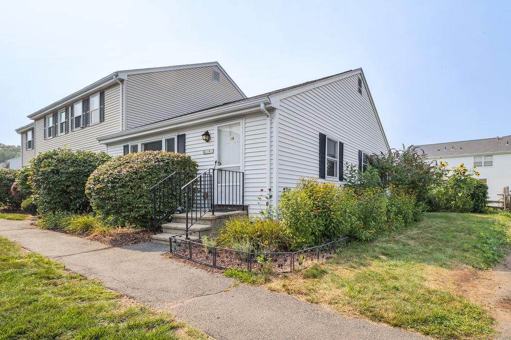 19 Stonecress Lane 19, Glastonbury, CT 06033