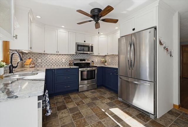 40 Dudley Rd, Billerica, MA 01821