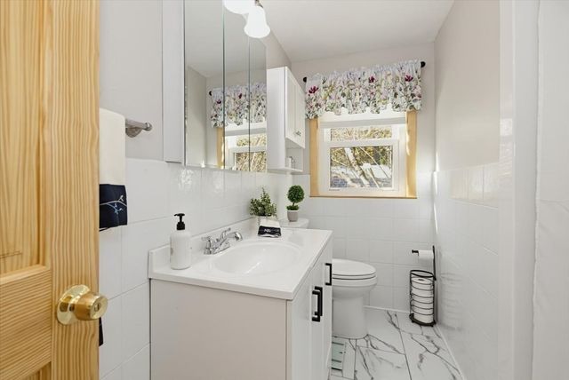 40 Dudley Rd, Billerica, MA 01821
