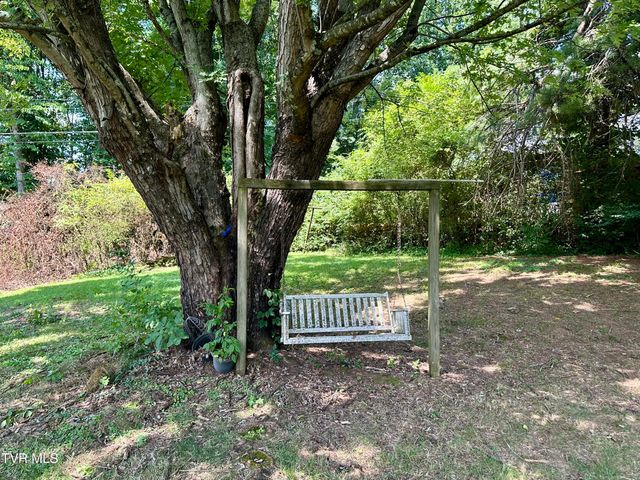 1277 Old Jonesboro Road, Bristol, TN 37620