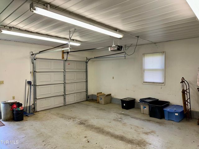1277 Old Jonesboro Road, Bristol, TN 37620