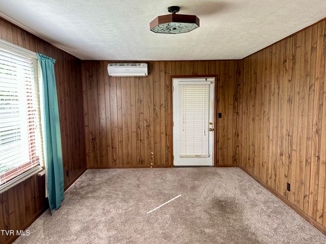 1277 Old Jonesboro Road, Bristol, TN 37620