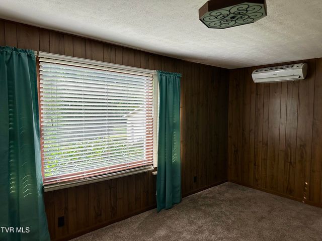 1277 Old Jonesboro Road, Bristol, TN 37620