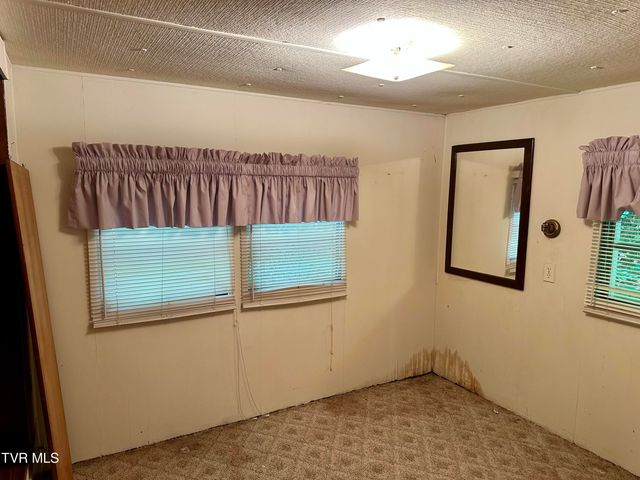 1277 Old Jonesboro Road, Bristol, TN 37620