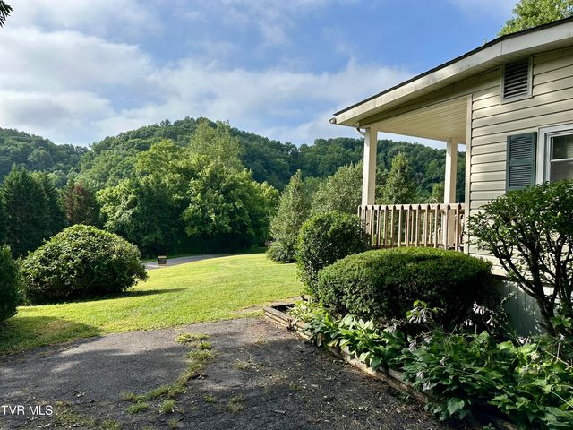 1277 Old Jonesboro Road, Bristol, TN 37620