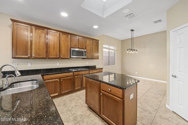 13859 E Fiery Dawn Drive, Vail, AZ 85641