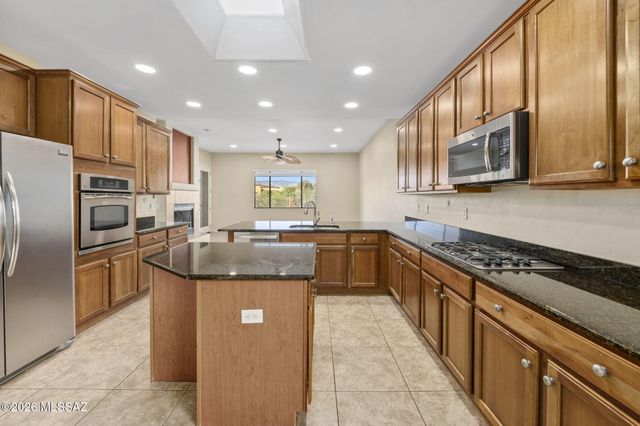 13859 E Fiery Dawn Drive, Vail, AZ 85641