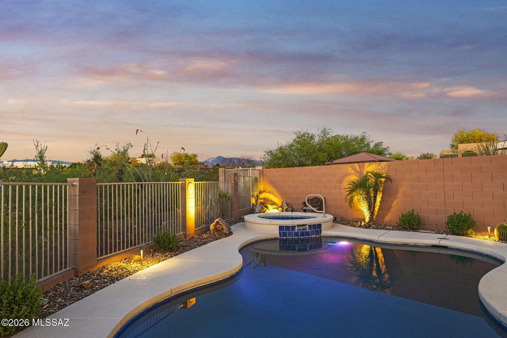 13859 E Fiery Dawn Drive, Vail, AZ 85641