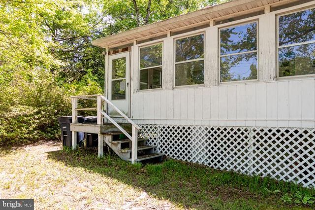 12111 DAISY LN, Glenn Dale, MD 20769