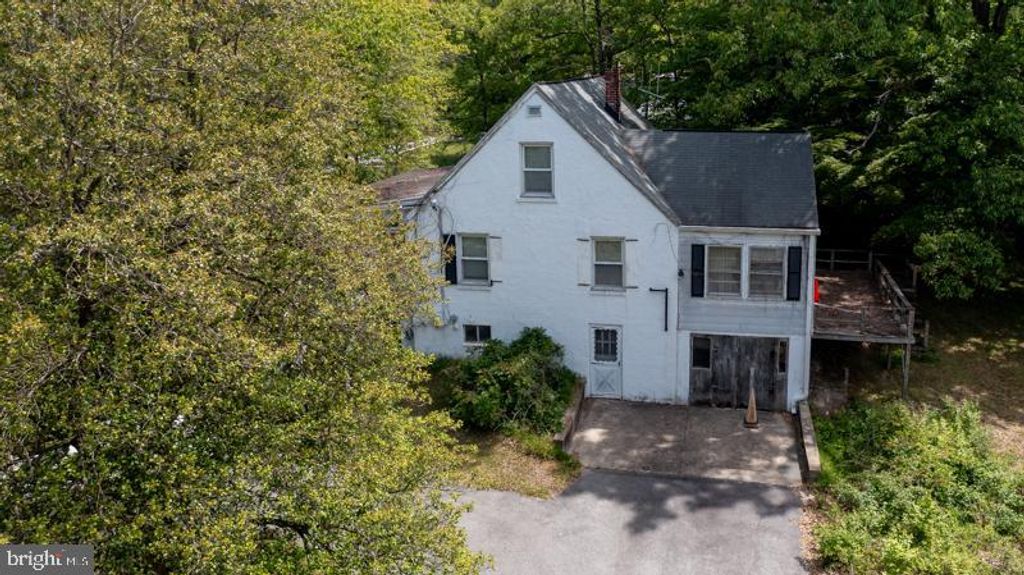 12111 DAISY LN, Glenn Dale, MD 20769