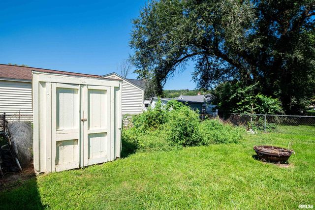 124 LINDEN Street, East Peoria, IL 61611
