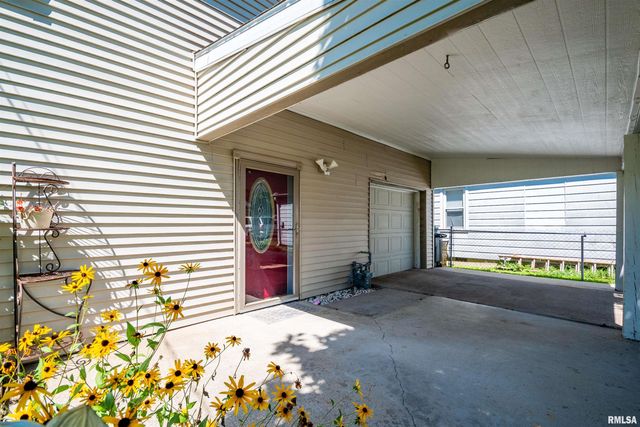 124 LINDEN Street, East Peoria, IL 61611
