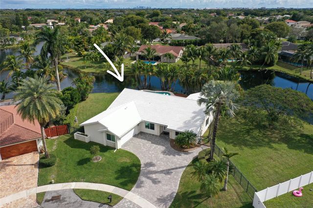 9800 NW 10th Court, Plantation, FL 33322