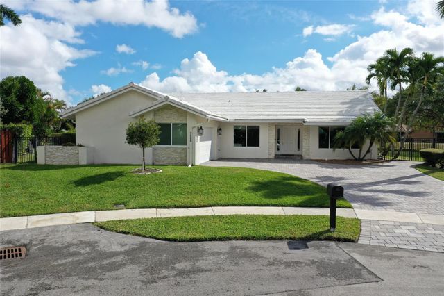 9800 NW 10th Court, Plantation, FL 33322