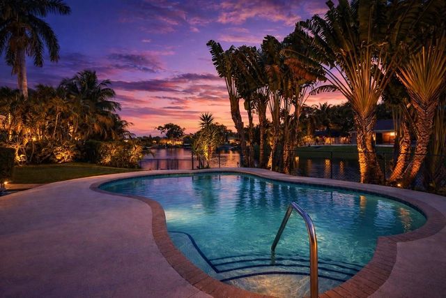 9800 NW 10th Court, Plantation, FL 33322