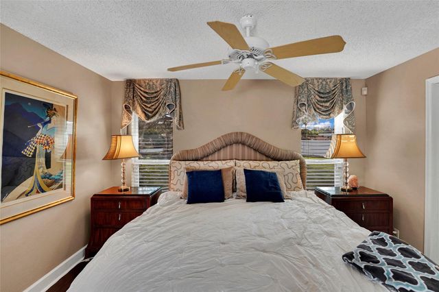 9800 NW 10th Court, Plantation, FL 33322