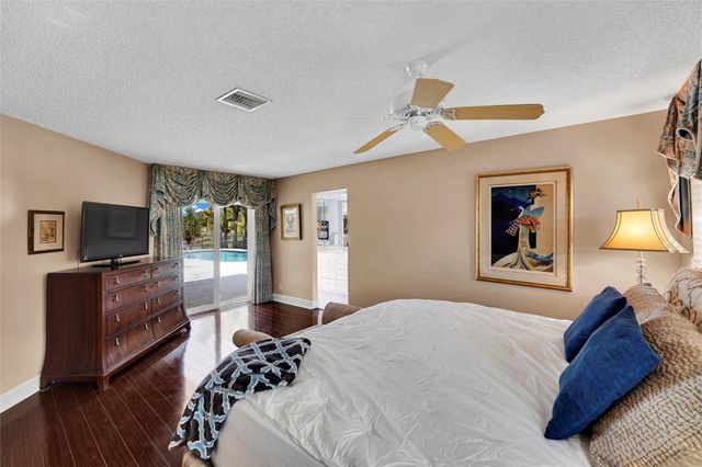 9800 NW 10th Court, Plantation, FL 33322