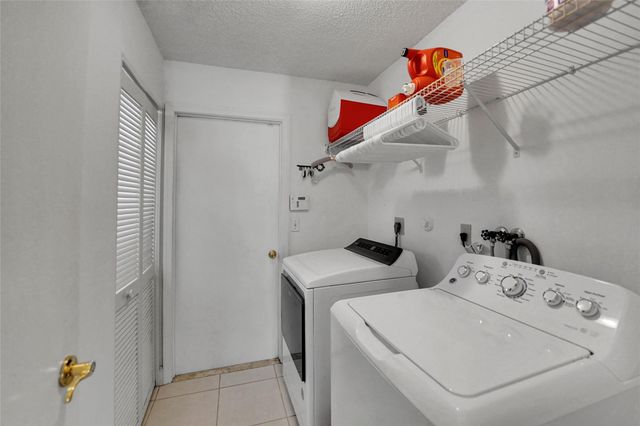 9800 NW 10th Court, Plantation, FL 33322