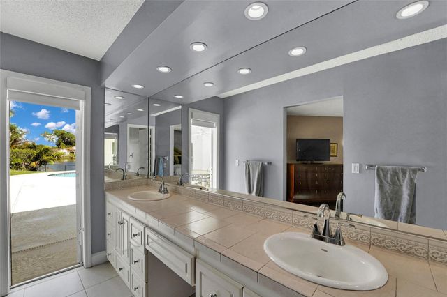 9800 NW 10th Court, Plantation, FL 33322