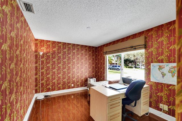 9800 NW 10th Court, Plantation, FL 33322