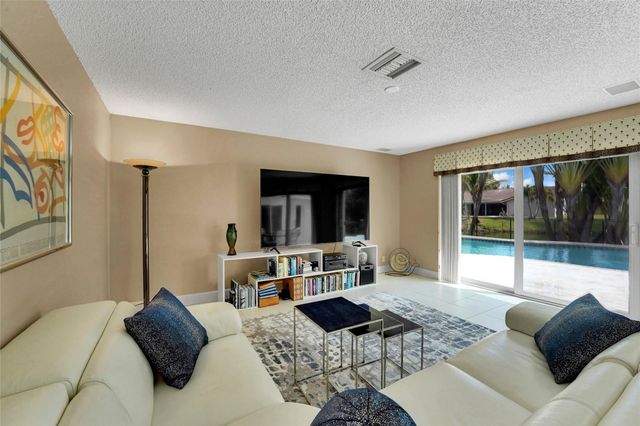 9800 NW 10th Court, Plantation, FL 33322