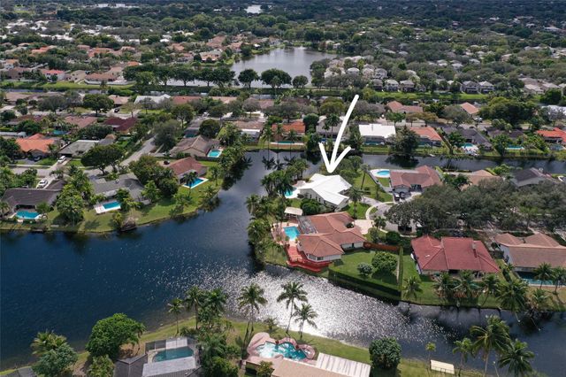 9800 NW 10th Court, Plantation, FL 33322