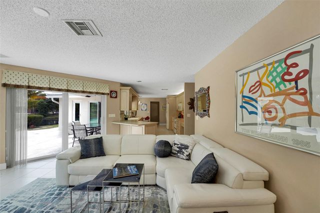 9800 NW 10th Court, Plantation, FL 33322